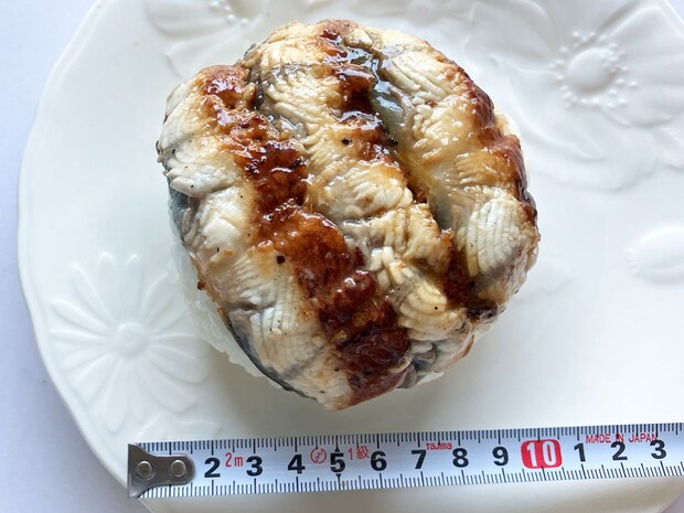【角上魚類】新商品450円「うなぎおにぎり」、蒲焼トロットロで多幸感！　うな重食べたくなったらコレ！の画像4
