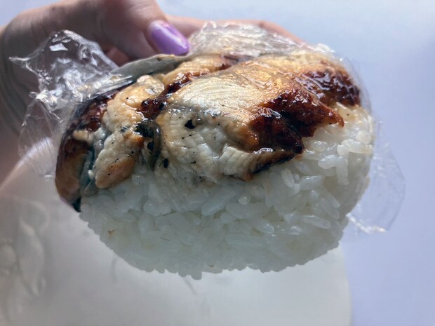 【角上魚類】新商品450円「うなぎおにぎり」、蒲焼トロットロで多幸感！　うな重食べたくなったらコレ！の画像6