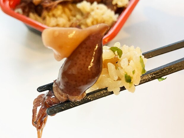【角上魚類】380円「ホタルイカ飯」ご飯にぎっしり15杯！　濃厚な香りとハイコスパが最高！の画像6