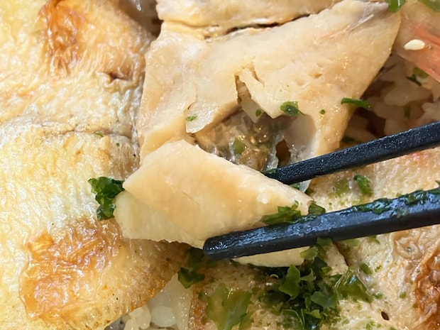 ＜校正中＞【角上魚類】ならワンコインで高級魚「のどぐろ」が3匹食べられるぞ！　身の滑らかさに驚きの画像6