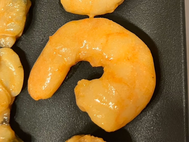 【角上魚類】新商品の濃厚「海老ビスクスープ」、海鮮具材がゴロゴロ大量!!　これで400円は「買い」！の画像7