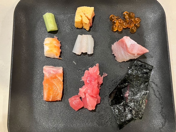 【角上魚類】新商品「海鮮豊漁巻き」580円は「米がない」！　具材8種類で満足感がハンパない！の画像6