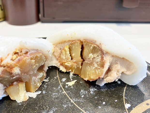 「ほぼ栗」でびっくり！【魚べい】300円スイーツ大福は「おいしすぎて感動！」栗丸ごとでデパ地下の味わいの画像11