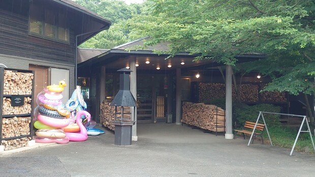 閉店相次ぐホリエモンのパン屋【小麦の奴隷】、650円「生食パン」は「乃が美」より高価格！　4品実食してみた　の画像2