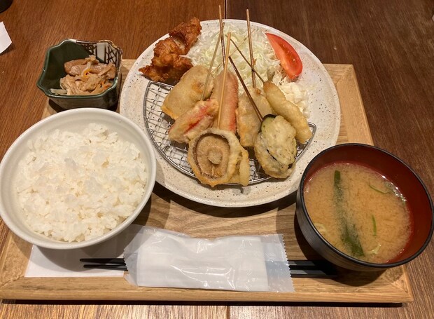 「串カツ田中」と差がついた【でんがな】890円定食メニューは「揚げ物天国」の画像5