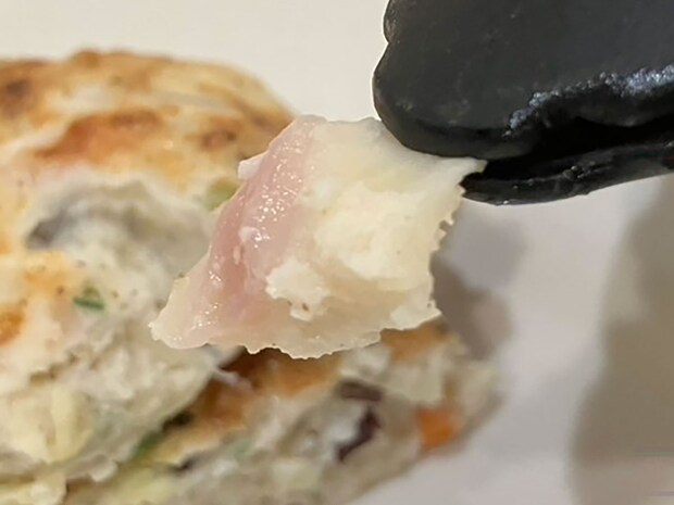 【角上魚類】新作「ハンバーグ」は、食感が「ブリブリ！」大きめカットの“アレ”が最高！の画像11