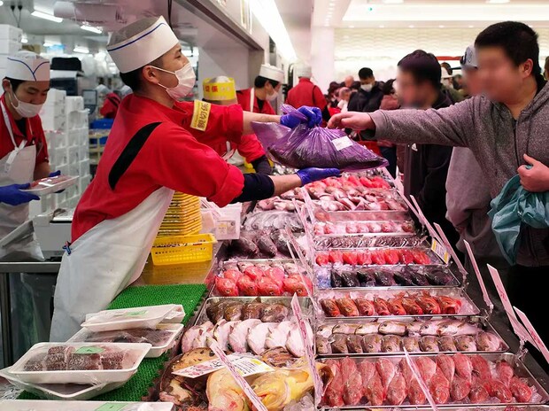 10月1日【⾓上⿂類】タコ唐揚げやピッキピキの旬鮮魚も「全品10％引き」！阪神優勝「売るトラセール」開催の画像3