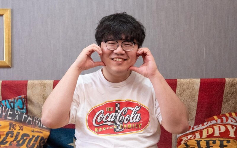 米津玄師の次!? “人生相談”してたらSpotify日本1位になった話。早稲田卒→手取り16万でサイゼ通い