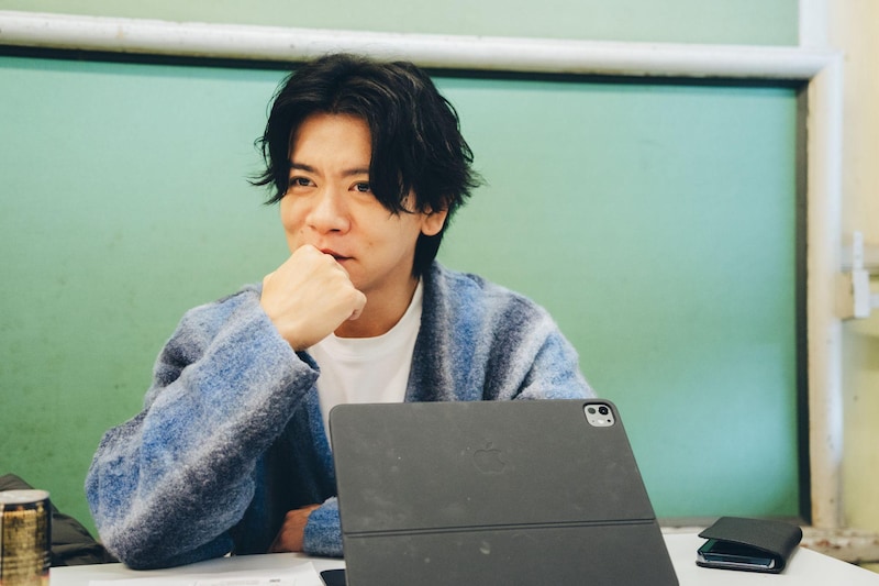 「本当は、はたらきたくない」郵便局7年→M-1王者。マジラブ・野田クリスタルの”ズルして稼ぐ”はたらき方