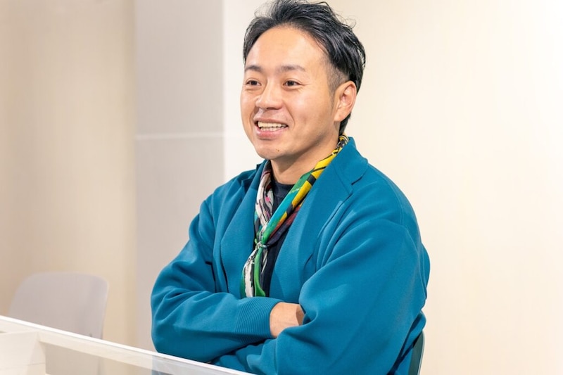 暴走族から16歳で少年院。貯金160円で世界一周した私が、障害のある作家とはたらく理由