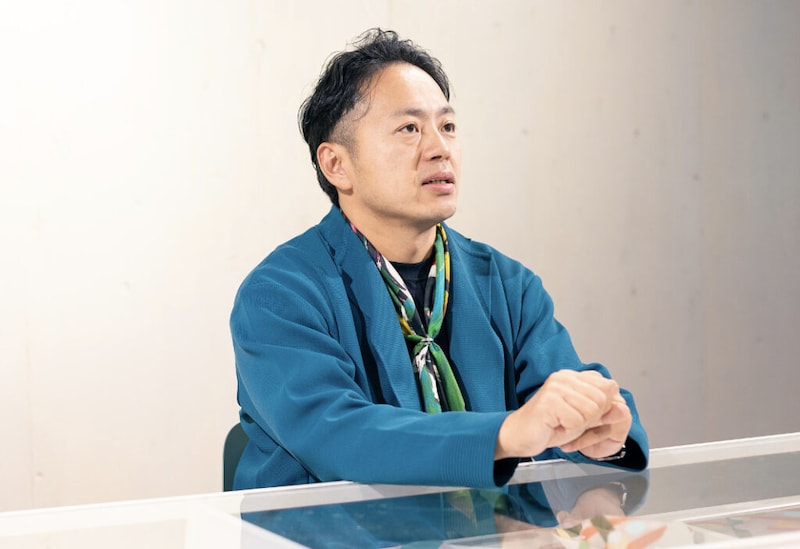 暴走族から16歳で少年院。貯金160円で世界一周した私が、障害のある作家とはたらく理由