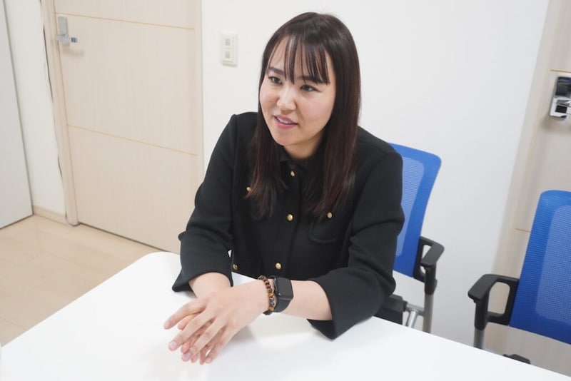 「800万円払えなければ廃業」から年商5億に。父の借金返済→28歳の歯科衛生士が”ホワイトニング”で起業。