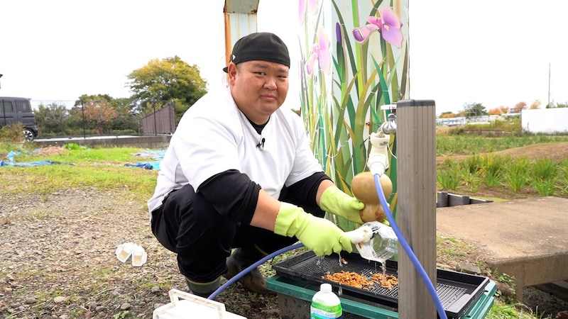 元「ANZEN漫才」あらぽん、解散後は94連休・月収200円。“ひょうたん芸人”で海外個展へ