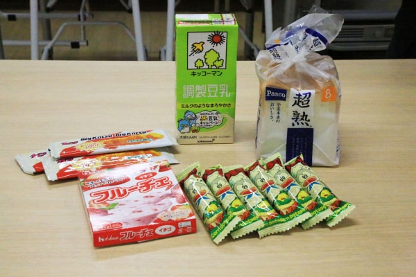 【学生がやってみた防災】駄菓子で笑顔に!鬼怒川決壊の教訓から学ぶ子ども向け非常食