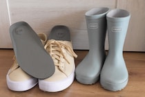 災害時の足元！ 水害・地震・避難時の靴を考える