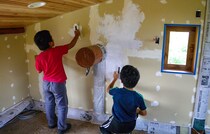 窓と壁の対策で防災力アップ！素人でもできる自宅避難できる家づくり