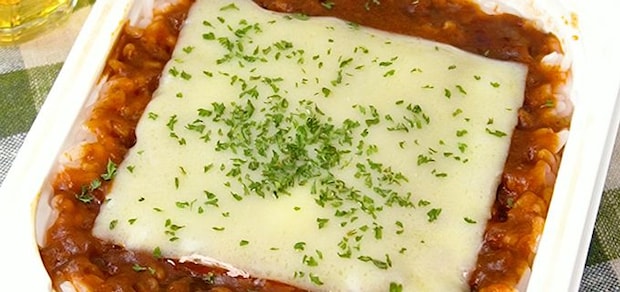 レンジ一発ですぐ完成！　パックのままミートドリア