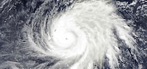 台風の右側は危険？知っておきたい風向きと備えるポイント