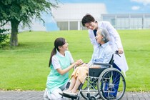 認知症の人が入院する際の注意点は？ 入院可能な病院の選び方や注意点について