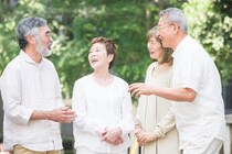 チェスをする・文章を書く・音楽鑑賞などが「認知症」リスク低下に【海外論文解説】