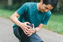 「ランニングで膝を痛めた…」そうならないための予防策や治療法を医師が解説