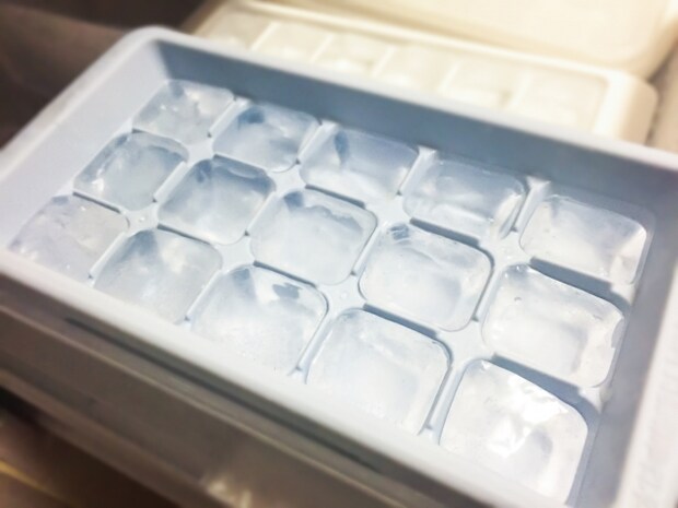 氷食症で氷を食べたくなるメカニズム