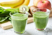 スムージーを毎日飲むのは危険？ 健康的に飲む方法を管理栄養士が解説