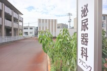 【泌尿器科受診は恥ずかしくない】医師が｢安心して行ける理由｣を解説! 診察で陰部を見せるケースや生理中の対応は?