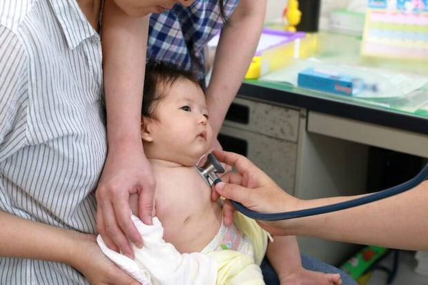 赤ちゃんの診察