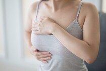 【闘病】バストケアを怠っていたら数カ月で“大きなしこり”が… まさかの『乳がん』