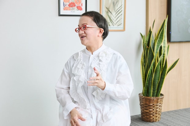 米良美一「くも膜下出血」後遺症で2度も死の淵に。奇跡の復帰までの壮絶闘病とは