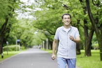 糖尿病改善に効果的な運動をご存じですか？ 「ウォーキング」「筋トレ」それぞれの効果を医師が解説