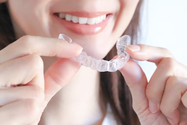 インビザライン矯正で歯磨きが重要な理由