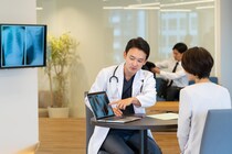 【闘病】すぐに息が上がるのは｢再発性多発軟骨炎｣のせいだった 呼吸困難･皮膚の痛みも現われ…