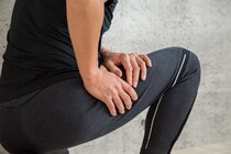 【肉離れは冷やし過ぎ注意】治療法を医師が解説 ふくらはぎ･太ももなど部位･重症度別の回復期間は?