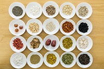 漢方薬は本当に効き目あるの？ 西洋薬との違いや特徴、メリット・デメリットを紹介