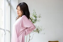 冬場に起こる辛い腰痛…｢自律神経の乱れ｣と｢冷え｣が原因？ 薬剤師が解説