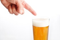 「酒を飲む量できる限り減らしてほしい」飲酒ガイドライン作成 厚生労働省