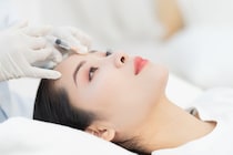 ボトックス注射の効果を専門医が解説 「笑顔の目元が不自然」と聞くけどホントのところは？