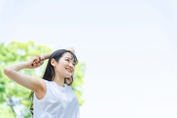 ストレッチする女性