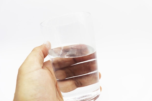 突然持っていたコップが重く感じた脳梗塞の発症