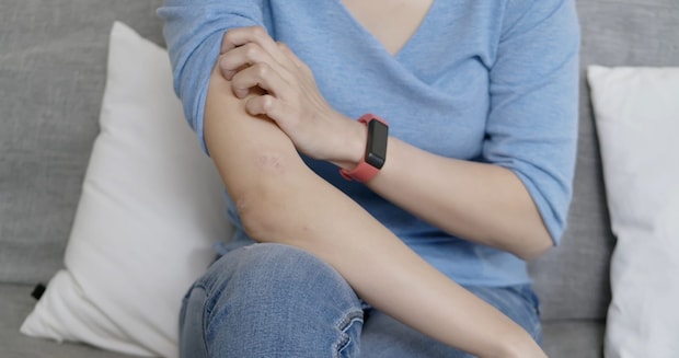 始まりは右ひじの違和感と右胸側面の小さなしこりだった