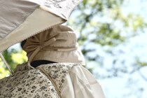 高齢者の脱水“5つの原因”とは？ 年間を通して脱水対策が必要な理由【介護福祉士解説】