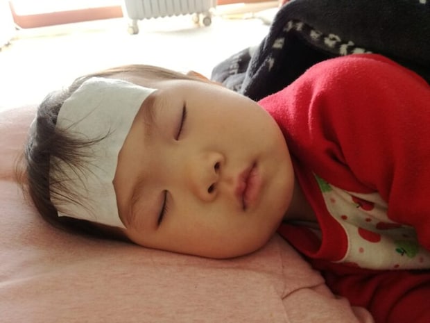 熱でぐったりしている子