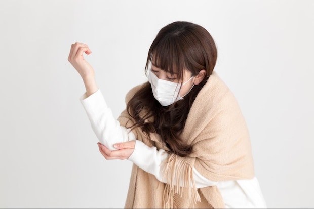 関節痛と発熱が同時に起きるメカニズムと原因