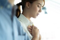 社交不安症(社交不安障害・SAD･あがり症)を抱える人が人間関係や仕事を続けるためのコツ【医師解説】
