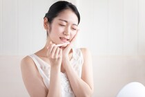 ホワイトニング後の痛みはなぜ起こる？ 痛みの原因や対策を歯科医師が解説