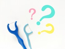 「デンタルフロスは歯磨きの前」汚れを取ってから磨いた方が合理的という事実