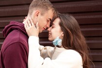 「キス病（キスによる感染症） 」を発症すると現れる症状はご存知ですか？