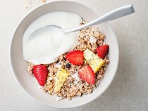 「大腸がん」はヨーグルトを食べれば防げる 長期的な摂取で発症リスク低下の可能性